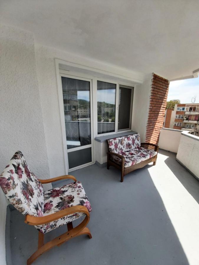 Chic Apartament Deva Exteriér fotografie